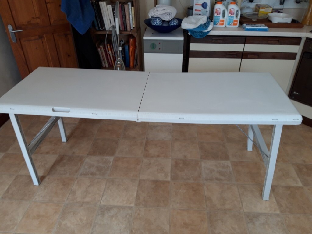 Folding plastic pasting table | in Coleford, Gloucestershire | Gumtree