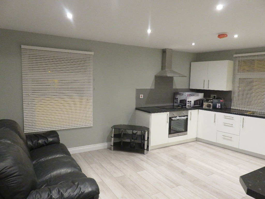 Large Double Room To Let In New Two Bedroom Apartment. Bangor, Northern