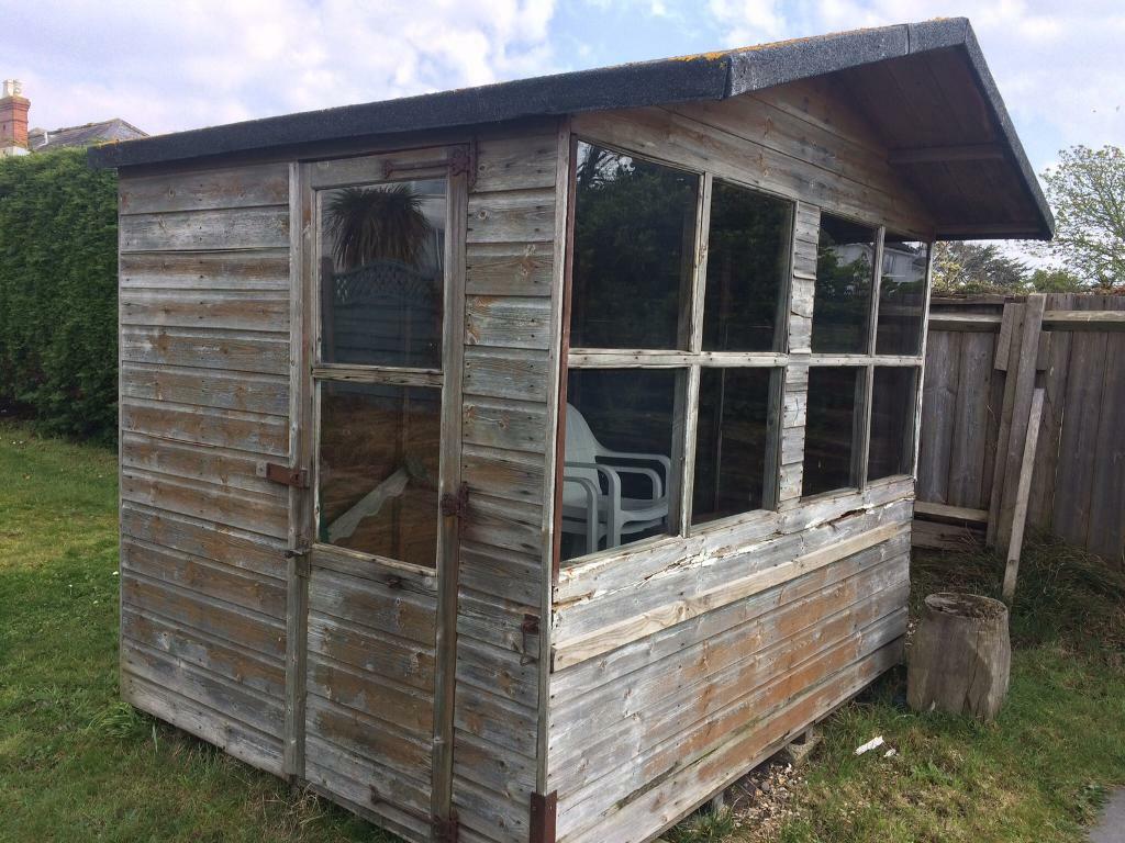 vintage summer house 8’x7’x6’ very sturdy floor & roof