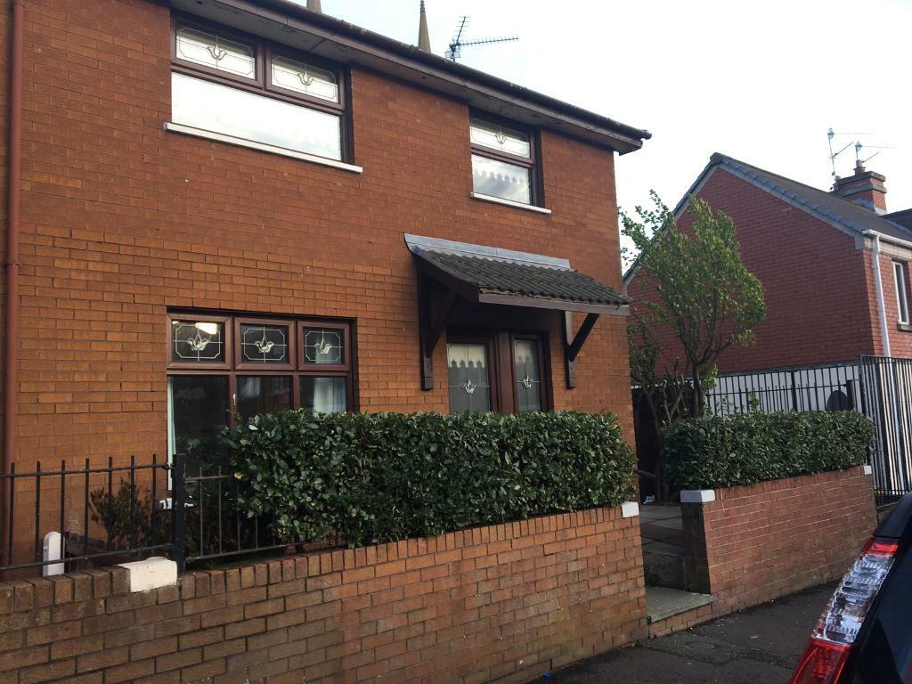 3 bedroom house, for rent just off the falls road Belfast