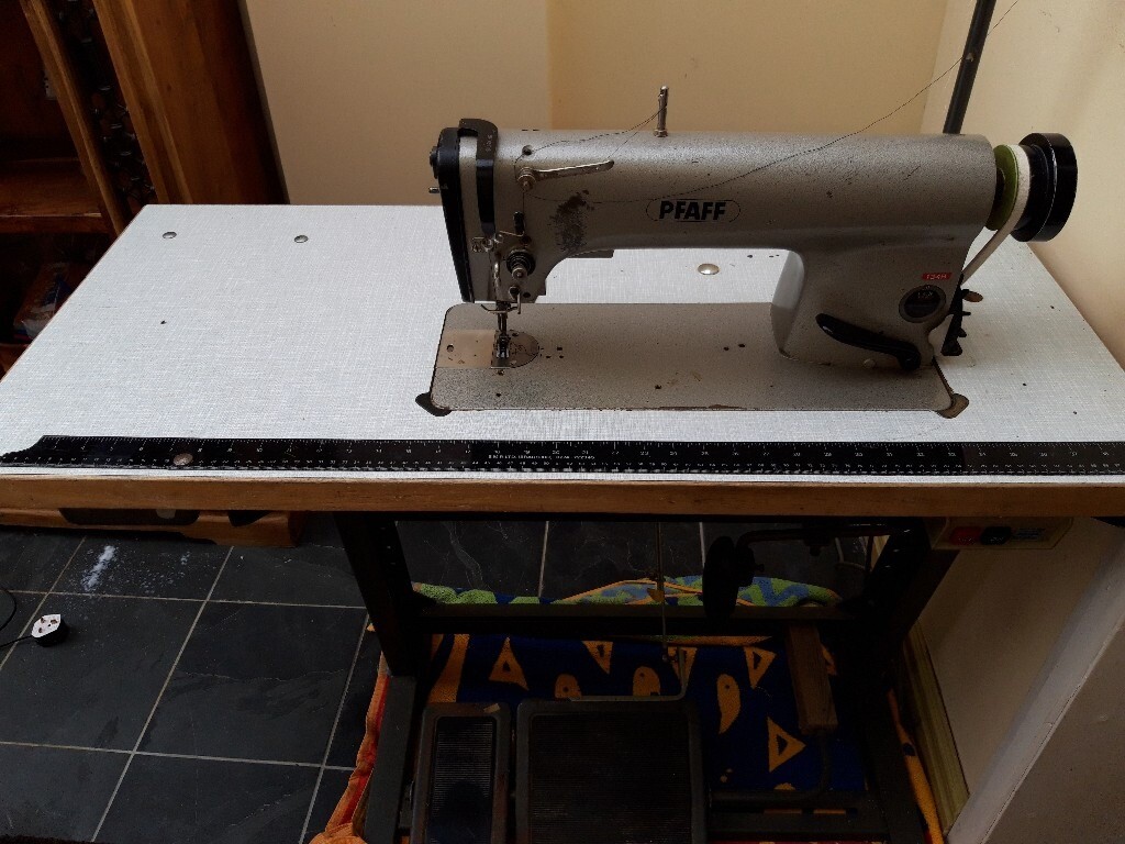 Pfaff industrial sewing machine | in Reading, Berkshire | Gumtree