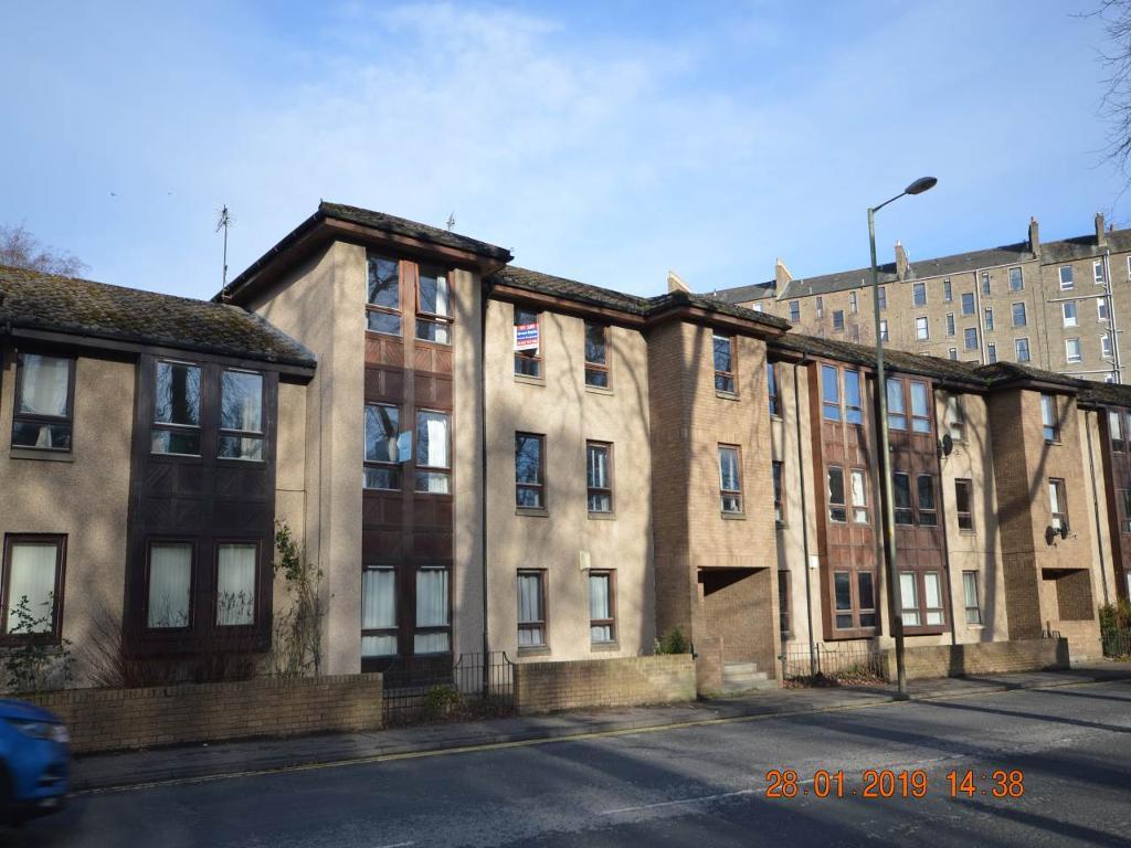 2 bedroom flat in Lochee Road, Dundee, in Dundee Gumtree