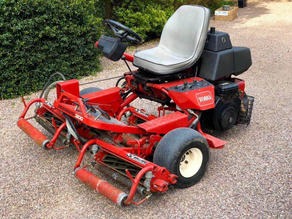 TORO GREENSMASTER 3100 TRIPLE CYLINDER GREENS RIDE SIT ON LAWN MOWER