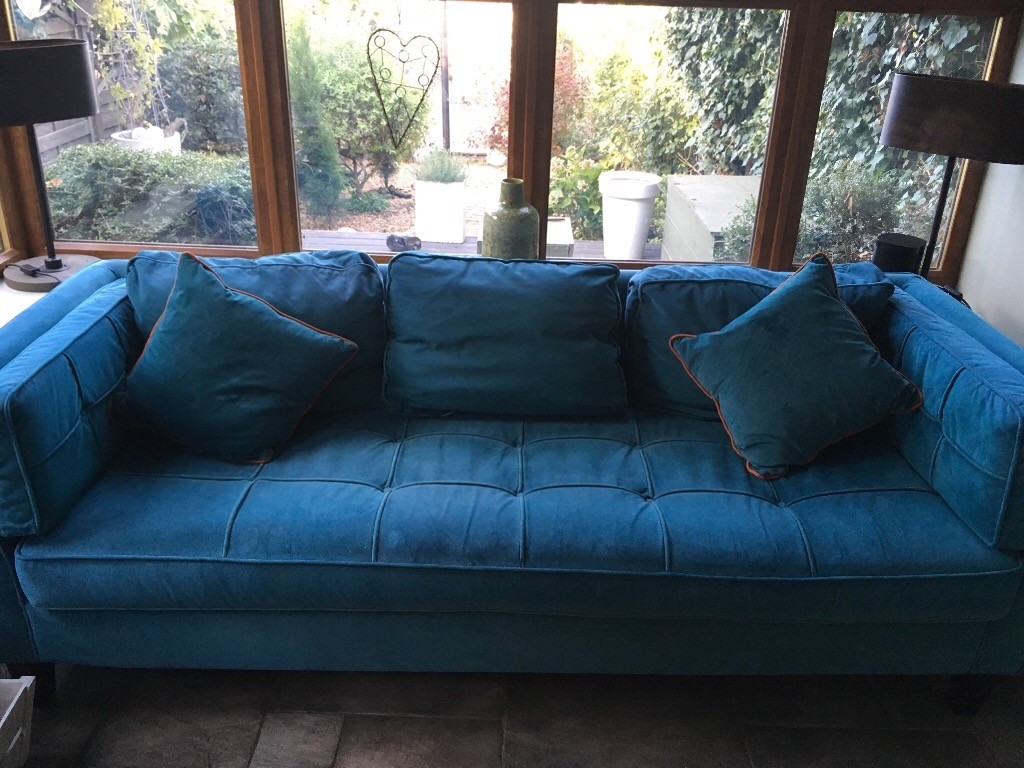 Teal blue velvet 3 seat sofa in Stanford-le-Hope Essex 