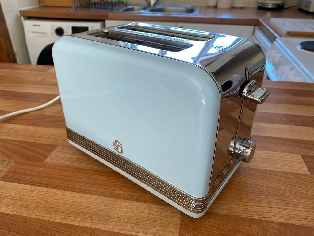 Swan Blue Kettle & Toaster Set in Faringdon, Oxfordshire Gumtree
