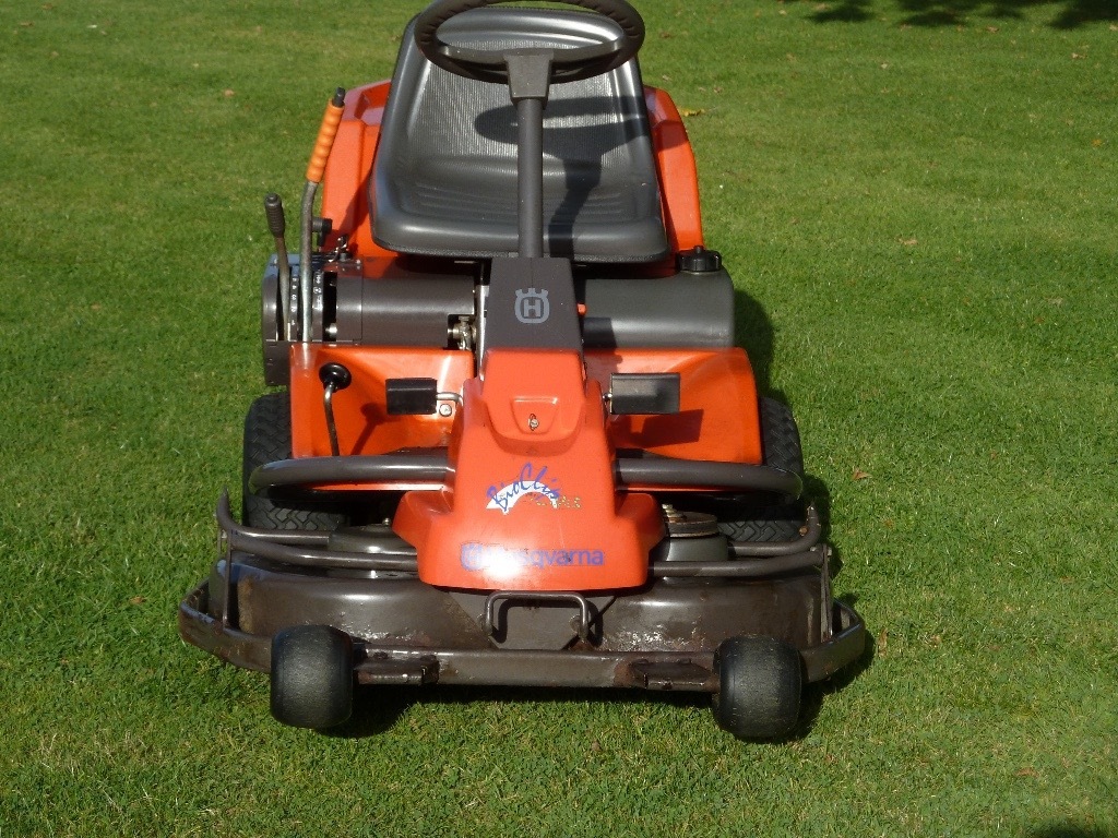 HUSQVARNA (Rider 13 BioClip) Out Front Ride on Mower Garden and