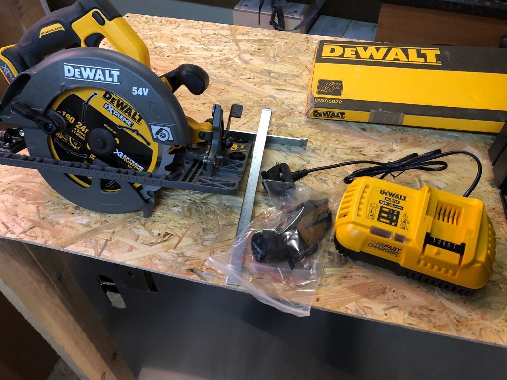 NEW DEWALT FLEXVOLT SAW DCS576 in Denny, Falkirk Gumtree