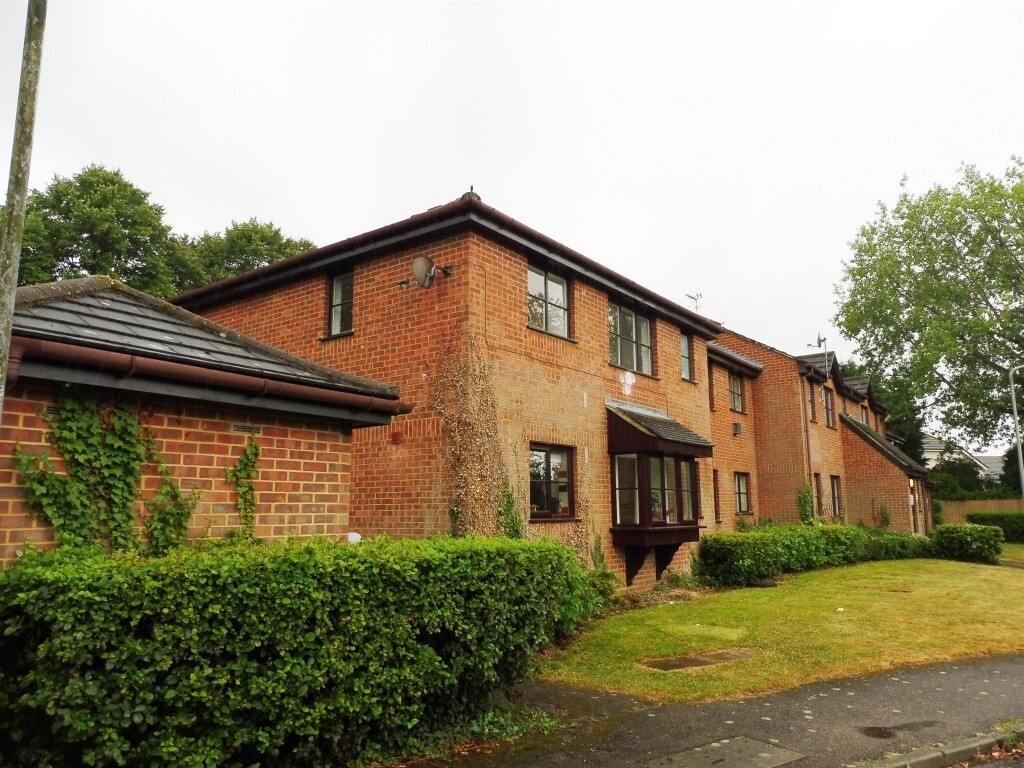 1 Bed Flat To Let in Woburn Sands (nr Milton Keynes) in Woburn Sands