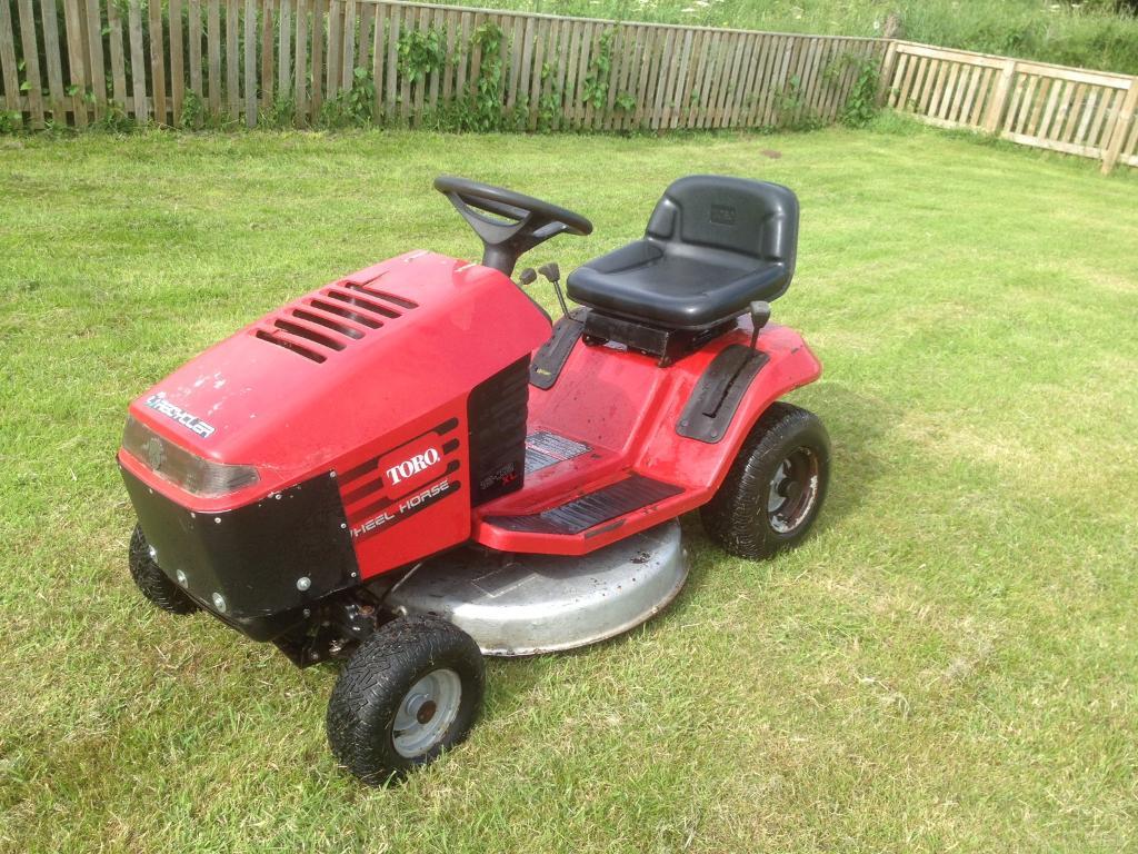 Toro Wheel Horse 12/32 lawn tractor in CornhillonTweed