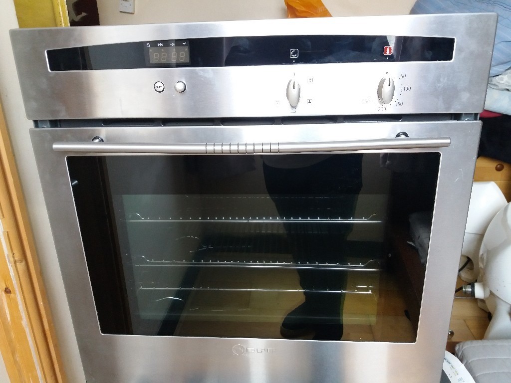 NEFF builtin Oven, 1yr old, rarely used, good as new, clean and in