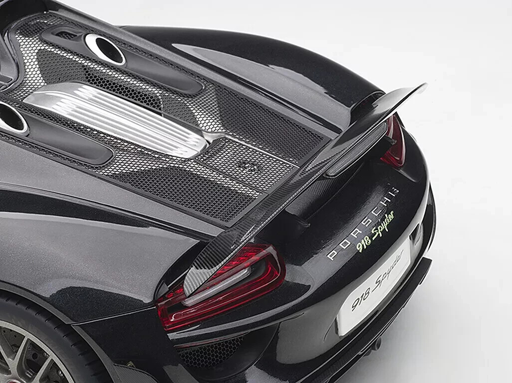 1/12 Porsche 918 Spyder Weissach Package Black Met. Model