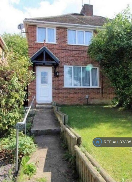 3 bedroom house in Rodway Road, Tilehurst, Reading, RG30 (3 bed