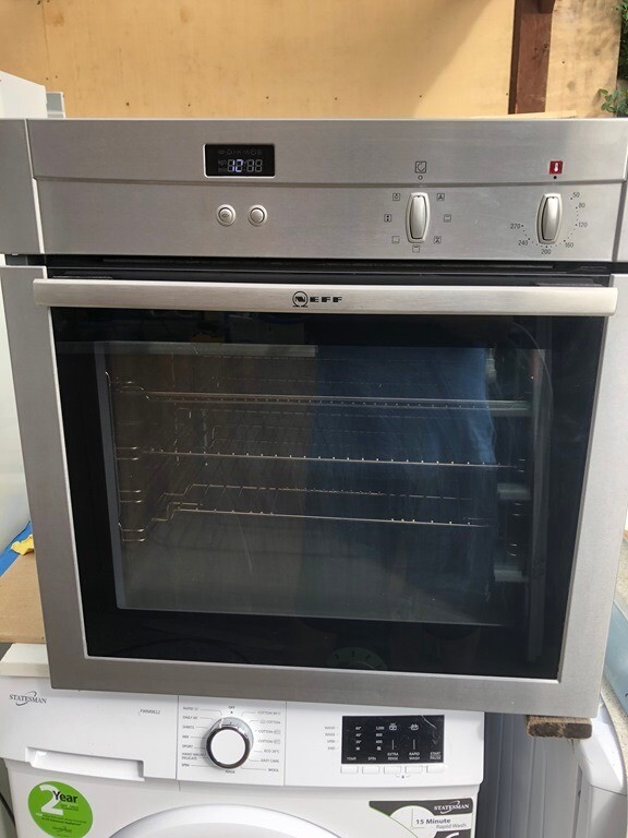 **NEFF INTEGRATED FAN OVEN**ELECTRIC OVEN**SELF CLEANING**FULLY WORKING