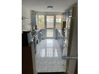 4 bedroom house in Gainsborough Avenue, London, E12 (4 bed) (#1287262)