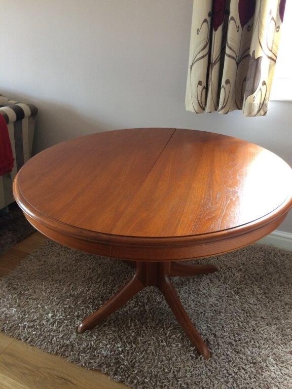 Stag Sandringham Teak Dining Room Table with 4 chairs in Rainworth