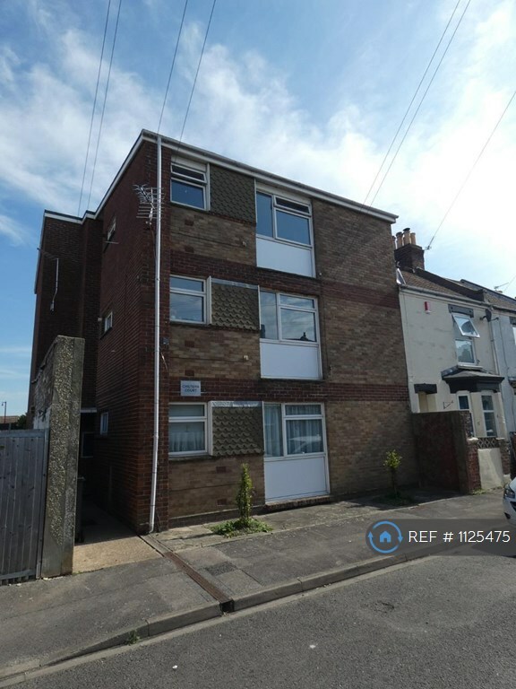 1 bedroom flat in Chiltern Court, Gosport, PO12 (1 bed) (1125475) in