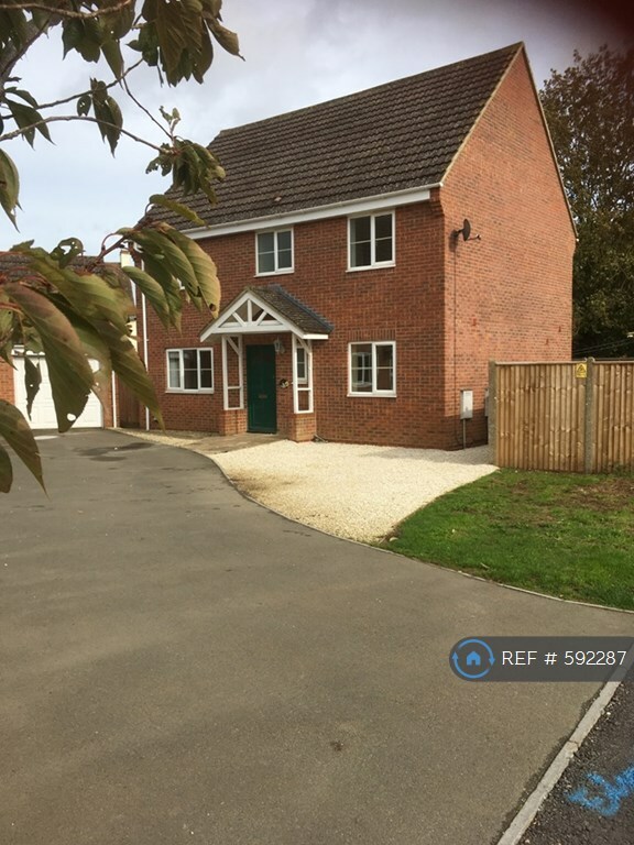 4 bedroom house in Stallpits Road, Shrivenham, Swindon, SN6 (4 bed