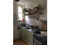1 bedroom flat in Camberwell Green, London, SE5 (1 bed) (#1414164)