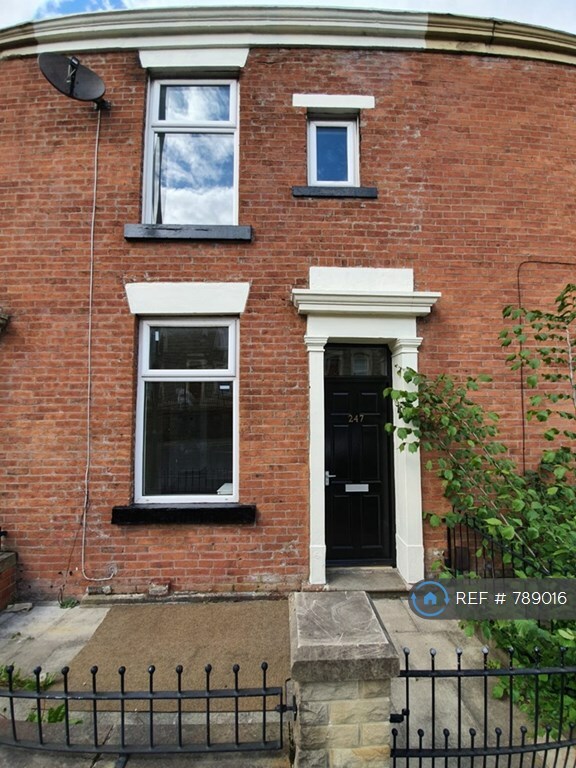 3 bedroom house in Accrington Road, Blackburn, BB1 (3 bed) (789016