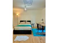 1 bedroom in Dalston Square, London, E8 (#1373333)