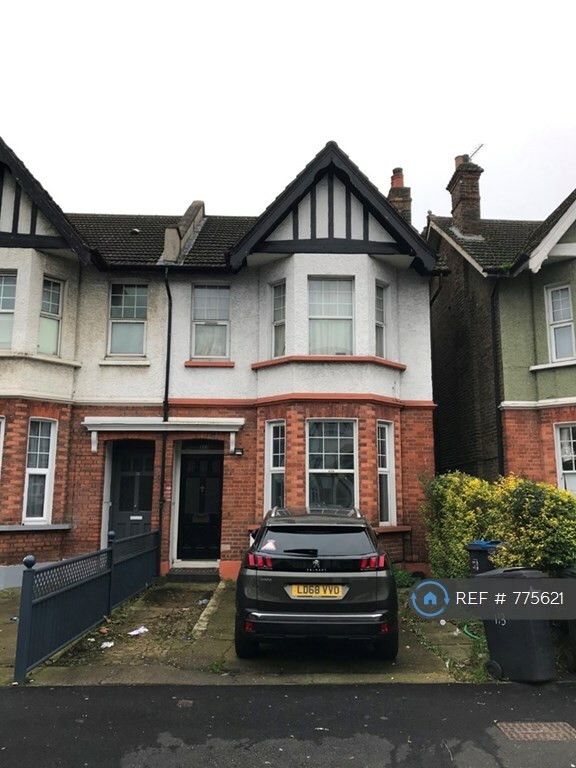 2 bedroom flat in Melfort Road, Thornton Heath, CR7 (2 bed) (775621