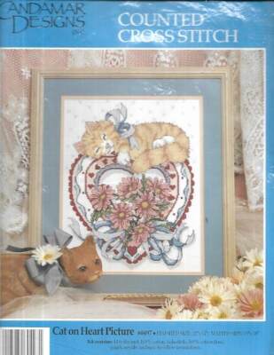 NIP!!! GOLDEN BEE COUNTED CROSS STITCH KIT CAT ON HEART PICTURE