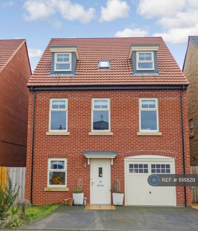 4 bedroom house in Turnberry Avenue, Ackworth, Pontefract, WF7 (4 bed