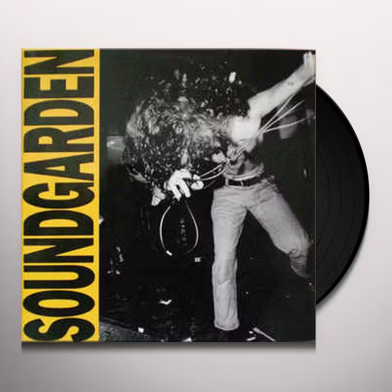 Soundgarden Louder Than Love バンドＴ Soundgarden Louder Than Love T-shirt 430449 | Rockabilia