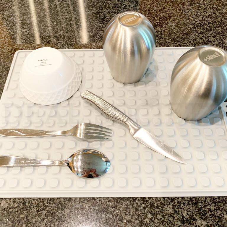 Self Draining Silicone Non Slip Dish Drainer Drying Mat Heat Resistant - 2 Pack