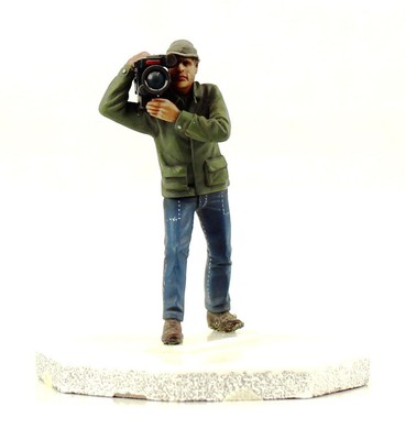 Verlinden Built 1:35 TV News Team Figure 1 Original Display VPB0688V1