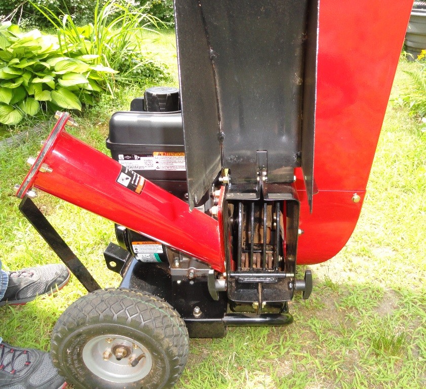Southland Chipper Shredder Red with Chipping Chute & Hopper, 205cc, PICKUP ONLY