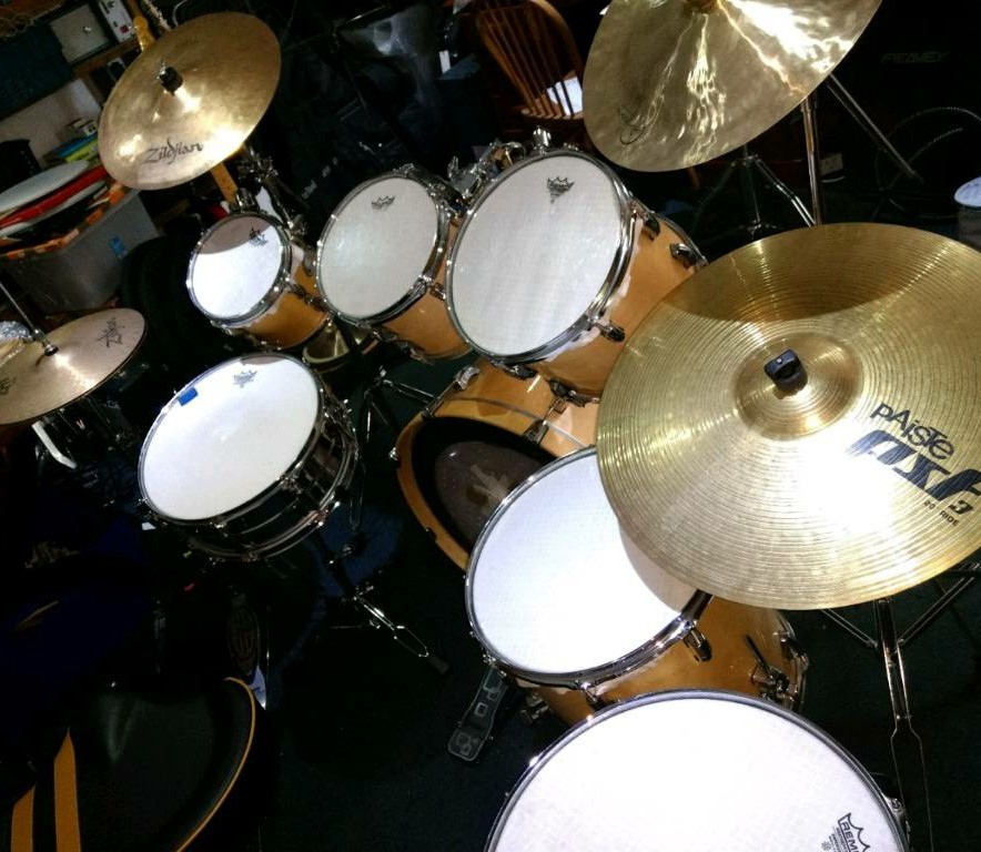 Everything included Pearl vision 7 piece drum kit set. Remo, zildjian