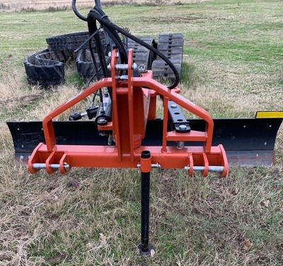 2017 RHINO R950 TRACTOR BLADE, 8’, MAX OFF SET 30”, KINGPIN DIAMETER 3”!