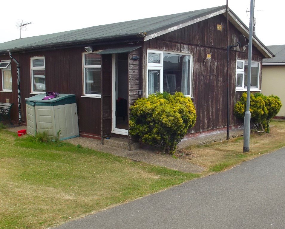 2 bedroom chalet for sale at clarach bay holiday village