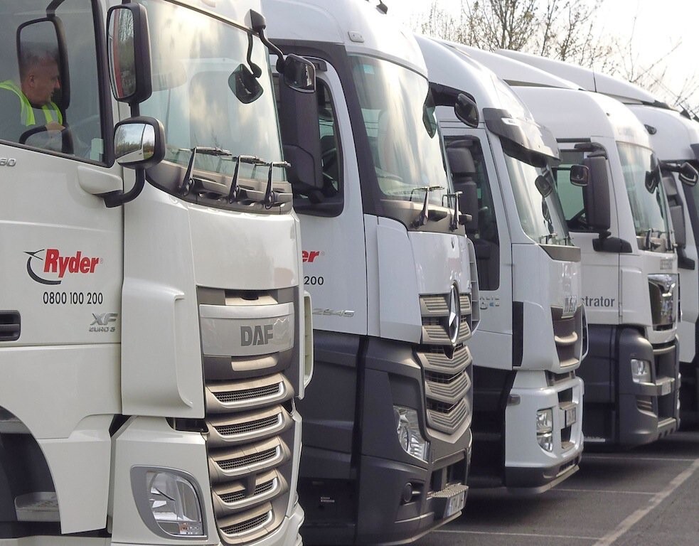 QUALIFIED MOBILE MECHANIC HGV, TRUCK, BUS, PLANT, VAN AND CAR in