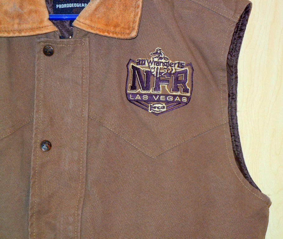 PRO RODEO GEAR 2015 NFR LAS VEGAS  VEST BOUGHT BRAND NEW,NEVER WORE,LARGE