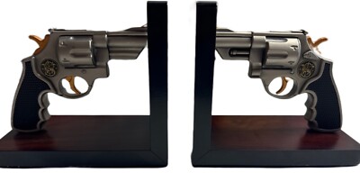 Smith & Wesson Revolvers Gun Pistols Resin Bookends Figurine SW1050