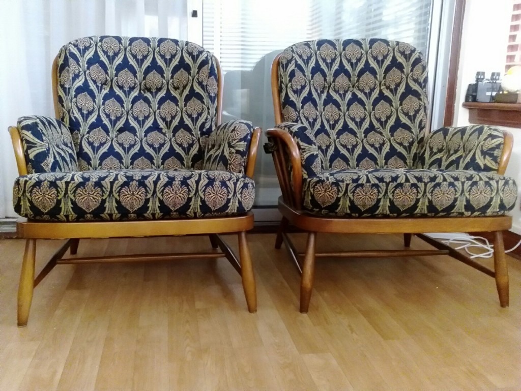 ERCOL JUBILEE SUITE, 3 SEAT SOFA AND TWO ARMCHAIRS £350 in