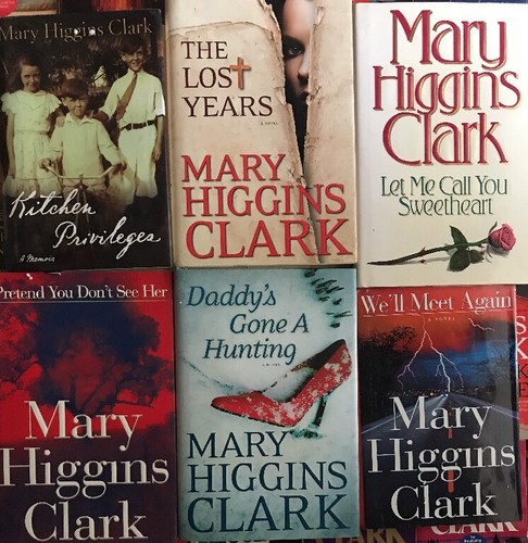 Mary Higgins Clark Lot Of 32 Books! FREE SHIPPING - Mystery Hardcover Paperback