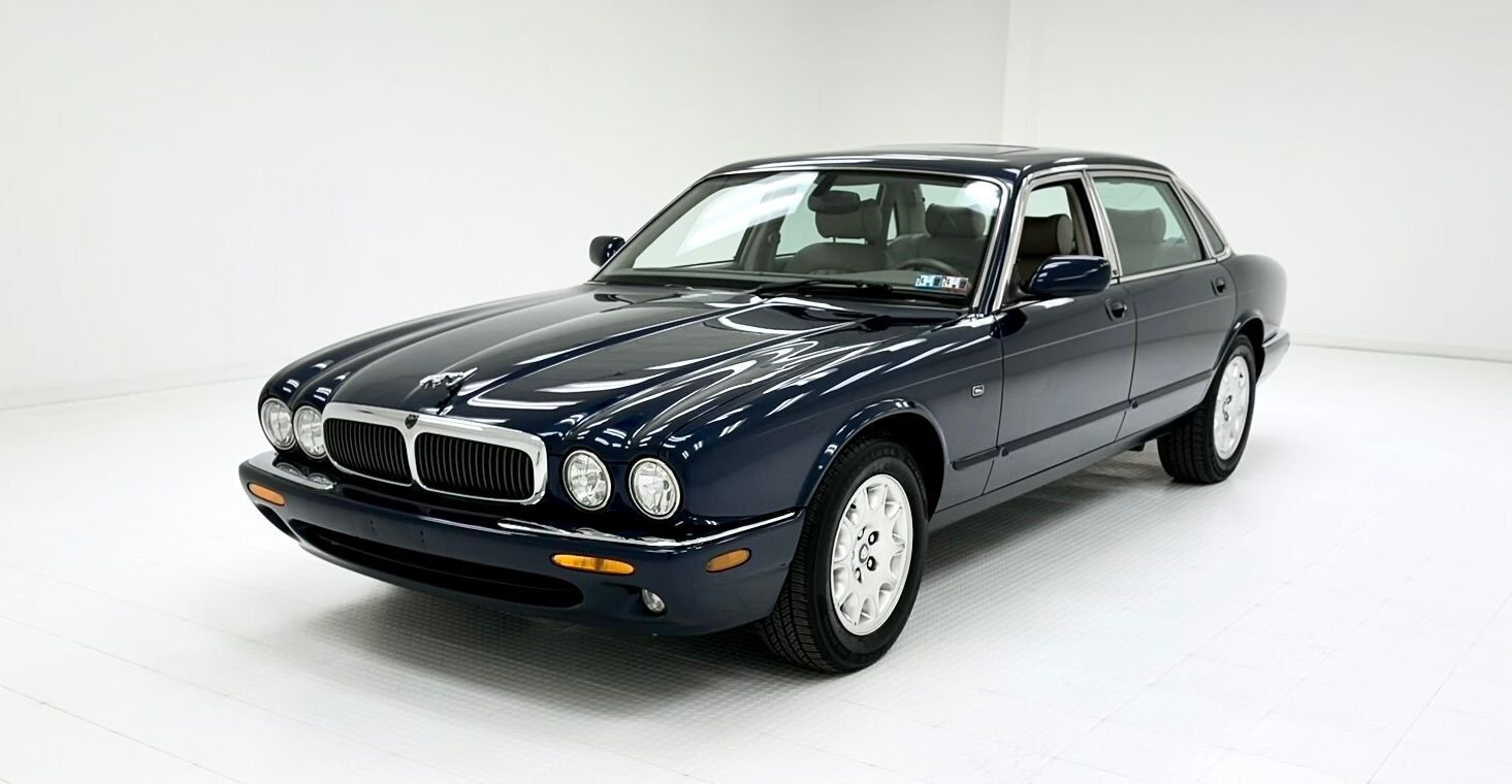 75,237 Miles/Service Records/New Brakes/4.0L V8/Fairly Rare Model/Jaguar Luxury