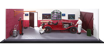 1930 ALFA ROMEO 6C 1750 GS & 2 MECHANICS & GARAGE DIORAMA LTD 1/18 CAR CMC A-015