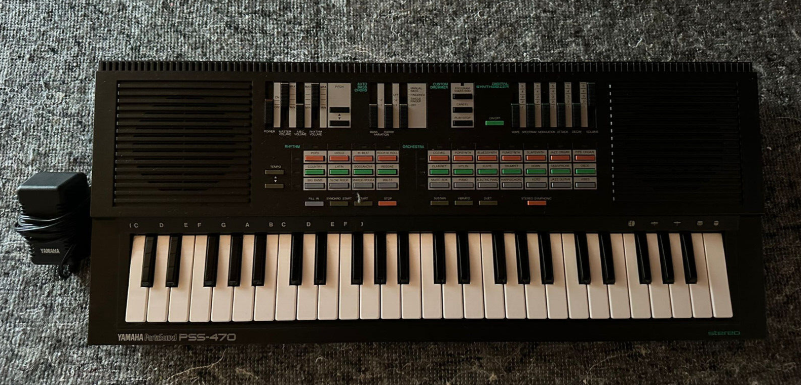 Yamaha PortaSound PSS - 470 Keyboard