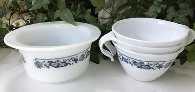 Vtg Corelle Corning Old Town Blue Onion 3 Hook Handle Cups & Bonus 5'' Bowl Retro