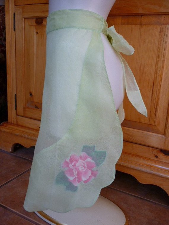 Minty Mint Green 1950s Sheer Organdie Apron with Cabbage Rose Appliques Scallops