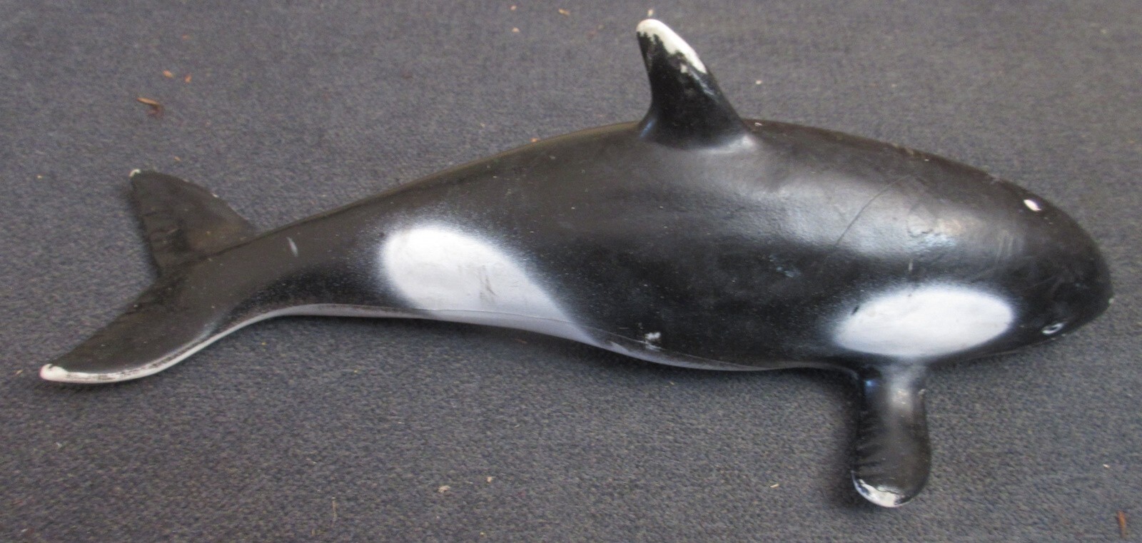 AAA Killer Whale Plastic Toy Made In China - 8¼