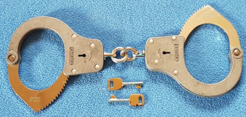 Chubb 1K70 Detainer Handcuffs (not fully operational !)