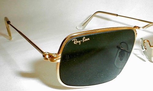 ドイツ連邦軍　VARTA社スポットライト1982年 Ray-Ban W0982 Classic 5 Rectangular Vintage Sunglasses | eBay