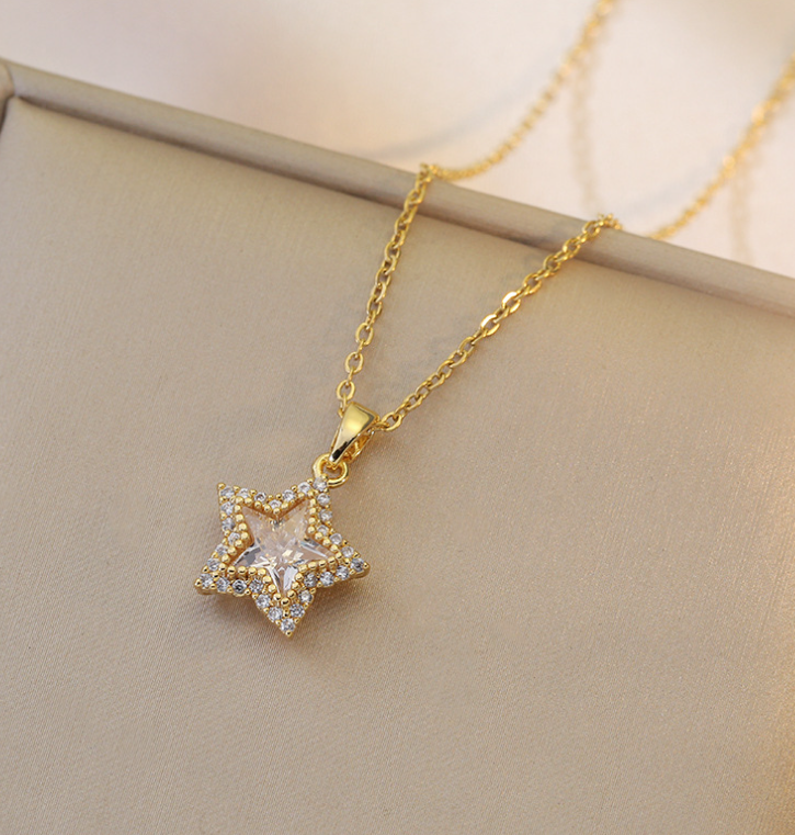 アクセサリー  ORDER SOLID STAR WITH PAVE CZ Pandora Pavé CZ Asymmetric Star Collier Necklace