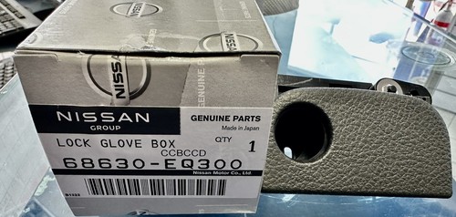 Nissan X-Trail T30 OEM Genuine Glove Box Lid Lock Cover