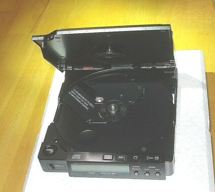 SONY D-555 CD DISCMAN ORIGINAL BOX